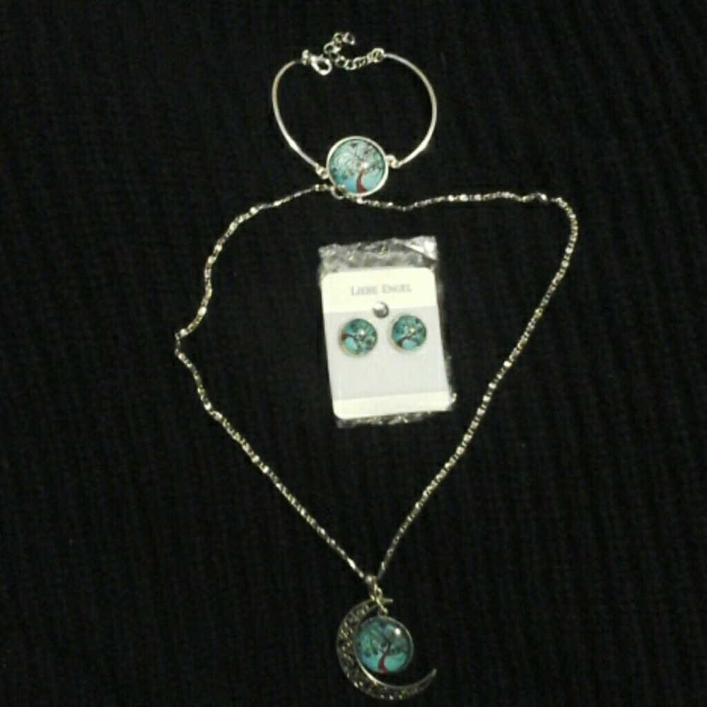 Necklace, earings, and bracelet set